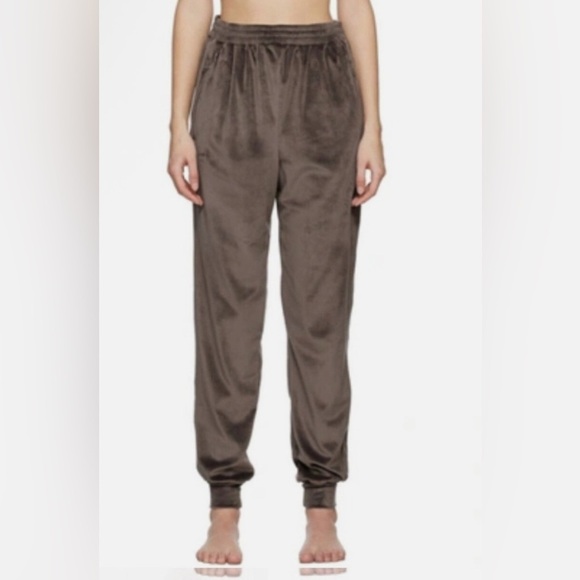 SKIMS Velour gray joggers, size S - Picture 5 of 5